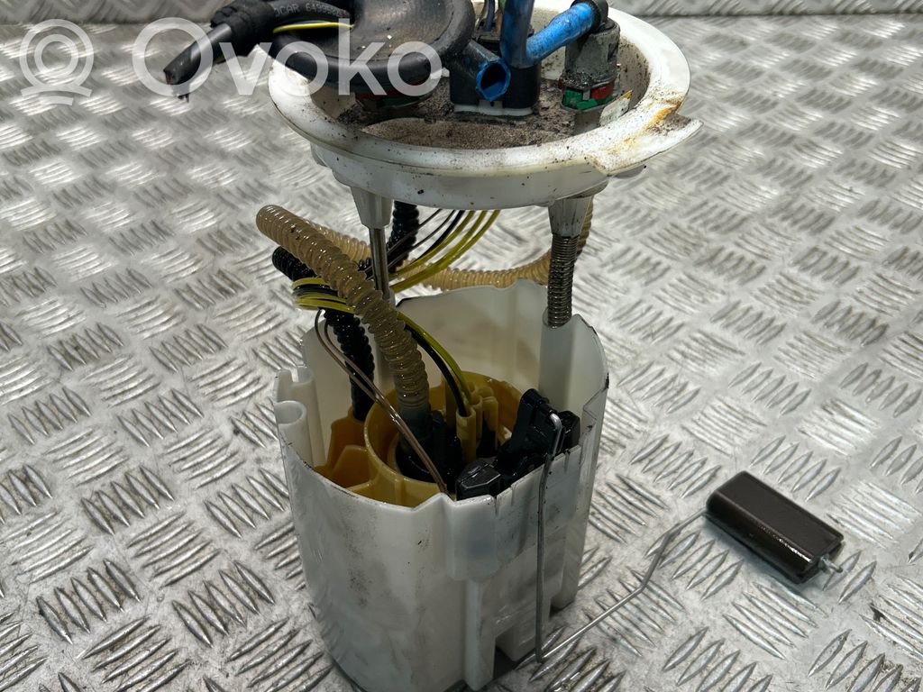 BMW 2 F45 Bomba interna de combustible 