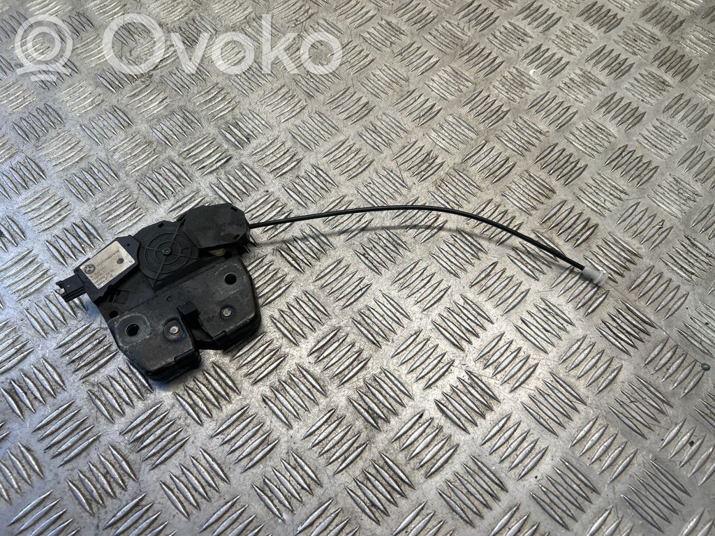 BMW X5 E70 Aizmugurējā pārsega slēdzene 