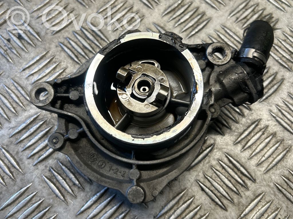 Vacuum pump   7795142