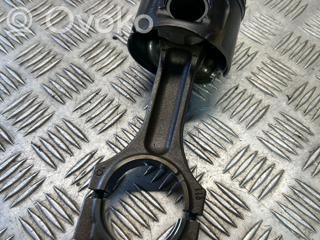 BMW 3 E90 E91 Piston 