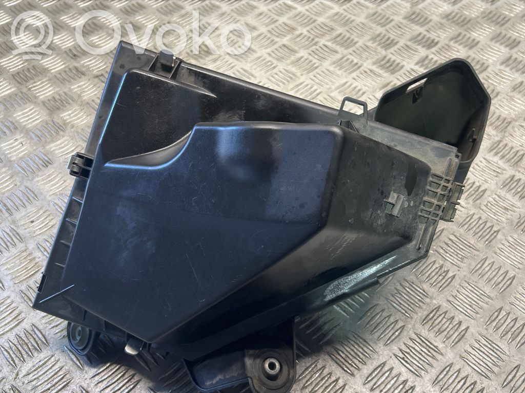 Luftfilterkasten   7797460