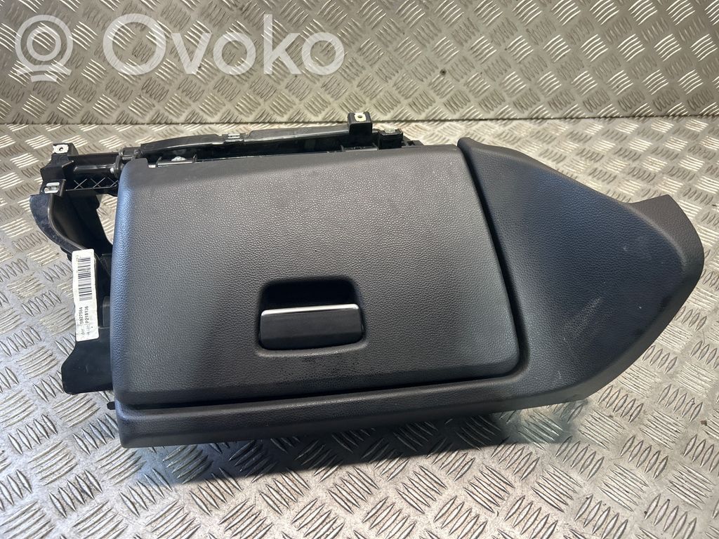 BMW 1 E81 E87 Glove box 