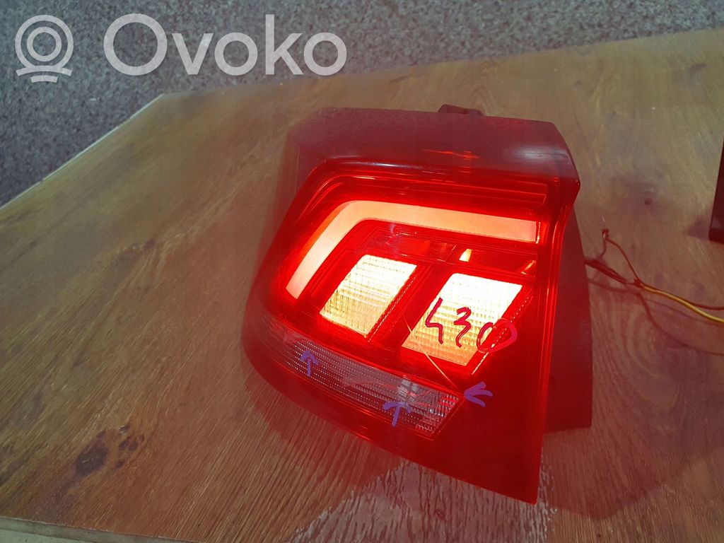 Lampa tylna   2GA945095D