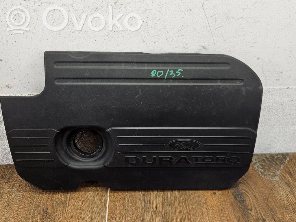 Ford Focus Variklio dangtis (apdaila) 