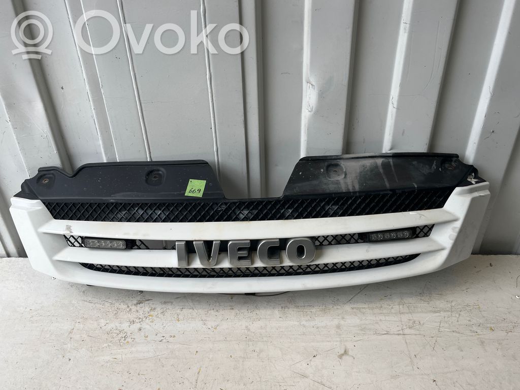 Iveco Daily 4th gen Front bumper upper radiator grill 