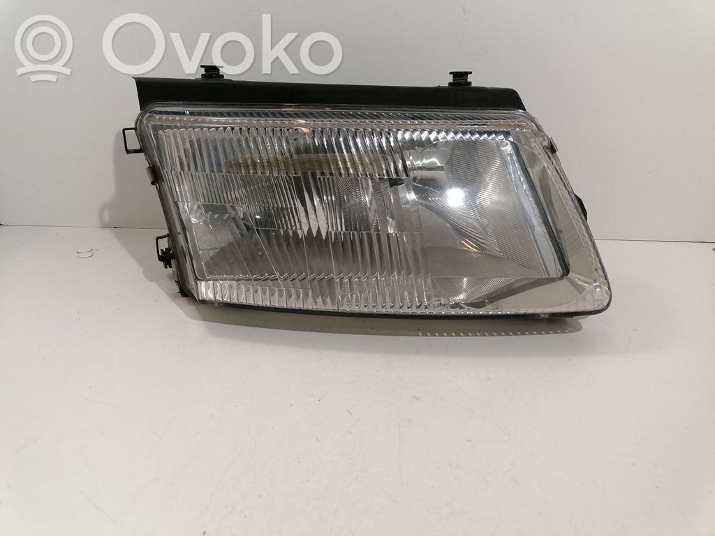Volkswagen PASSAT B5 Lampa przednia 