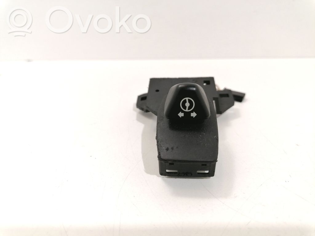 Steering wheel adjustment switch   61316918010