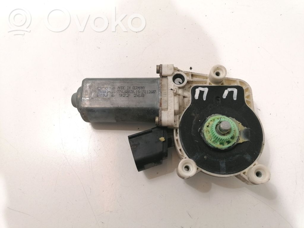 BMW 5 E60 E61 Front door window regulator motor 