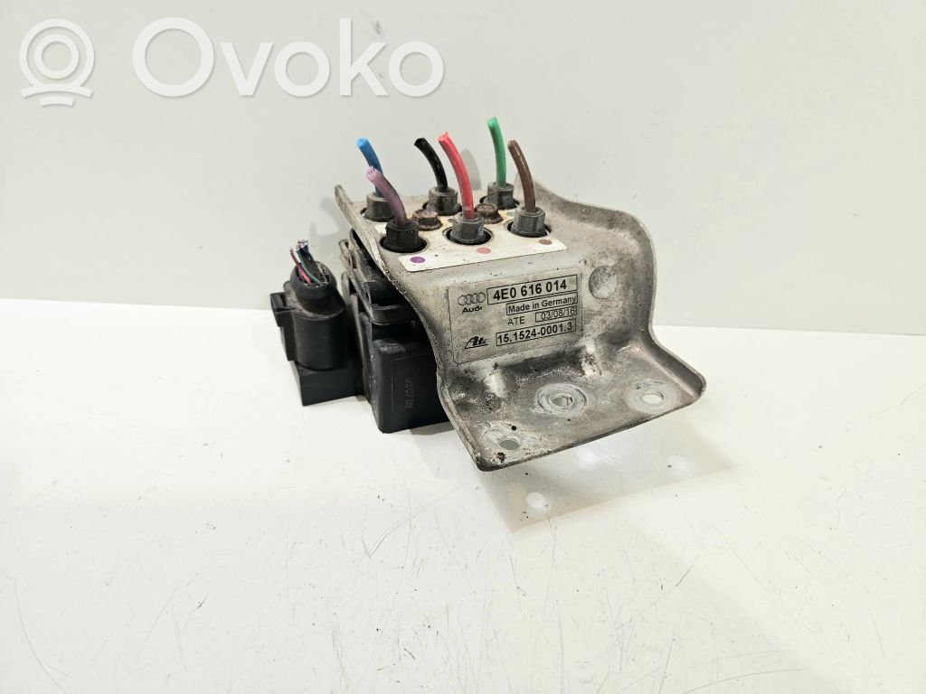 Audi A8 S8 D3 4E Air suspension valve block 