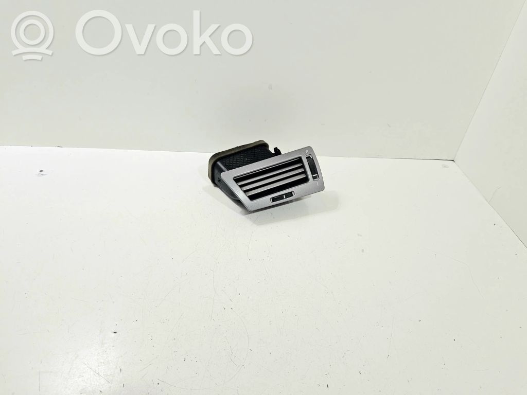 BMW 7 E65 E66 Centrinės oro grotelės 