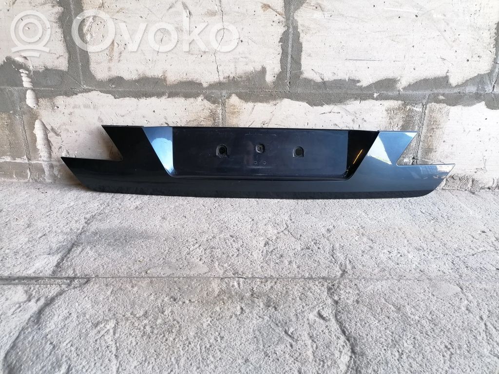 BMW 7 E65 E66 Tailgate trim 