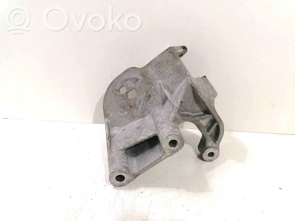 Volvo V40 Engine mounting bracket 