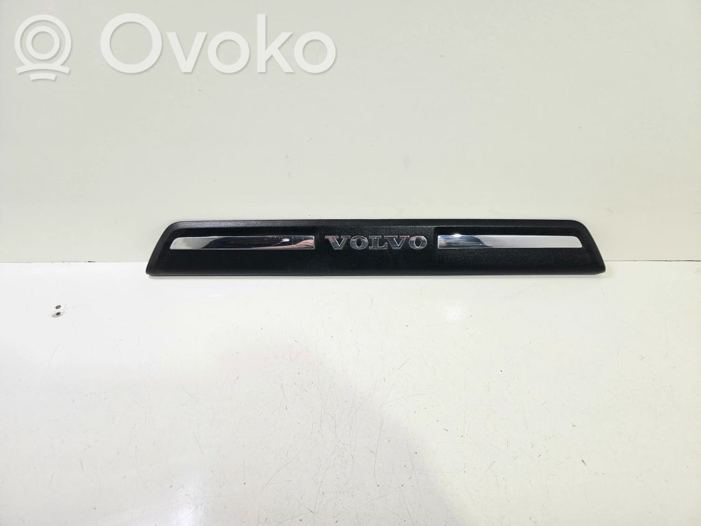Volvo V40 Apărătoare laterală față 