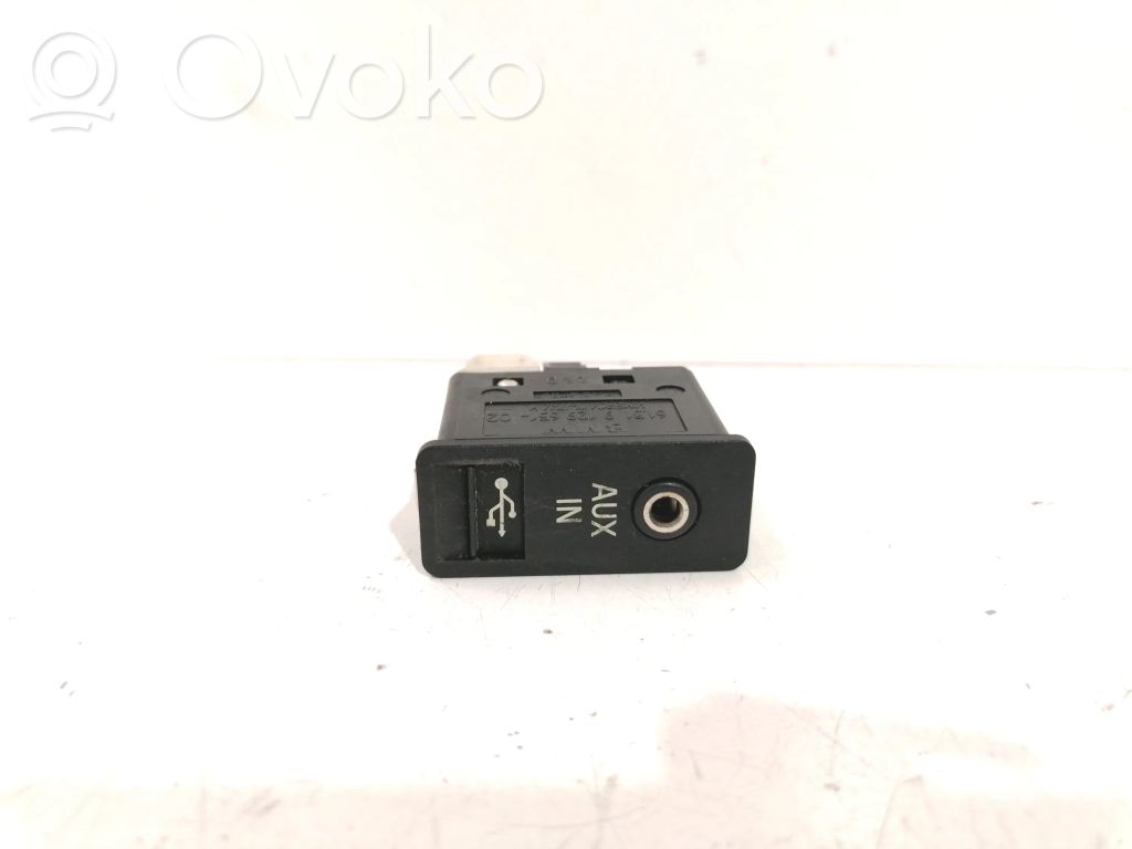 BMW 5 GT F07 USB socket connector 