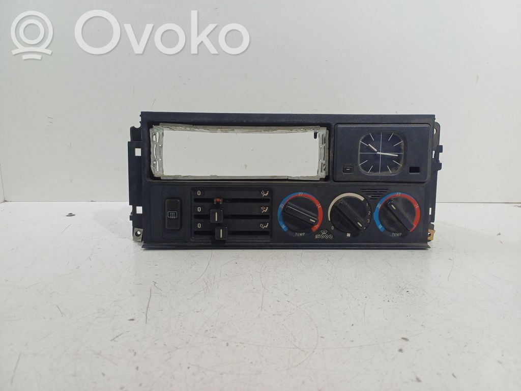 BMW 5 E34 Climate control unit 