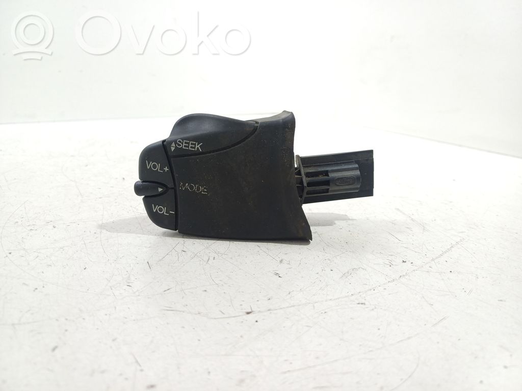 Ford Mondeo Mk III Steering wheel buttons/switches 