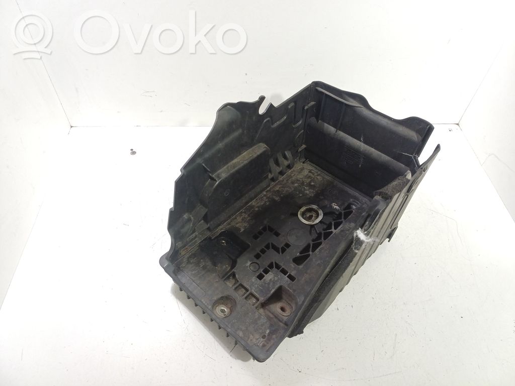 Land Rover Freelander 2 - LR2 Akumuliatoriaus dėžė 