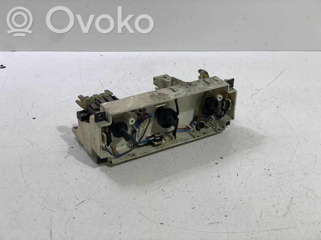 Audi 80 90 S2 B4 Climate control unit 