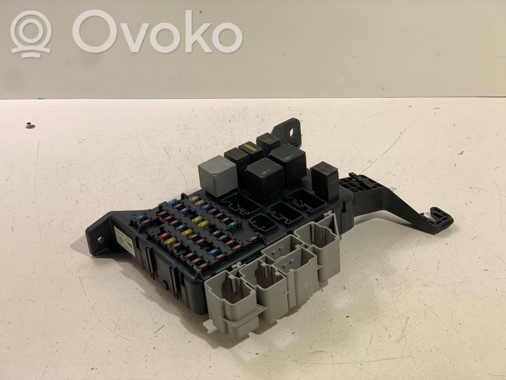 Ramka / Moduł bezpieczników   1S7T14A076AE