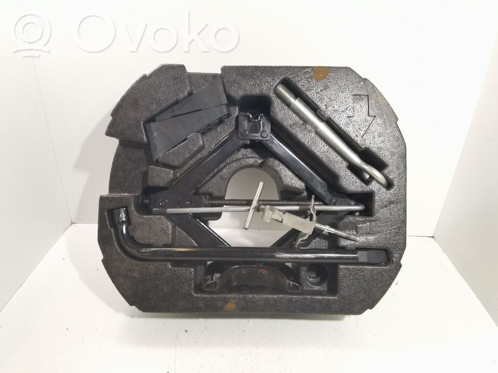 Jaguar XF X250 Tool set 
