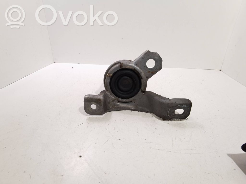 Land Rover Freelander 2 - LR2 Engine mount bracket 