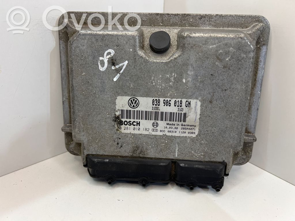 Volkswagen Golf IV Engine control unit/module 