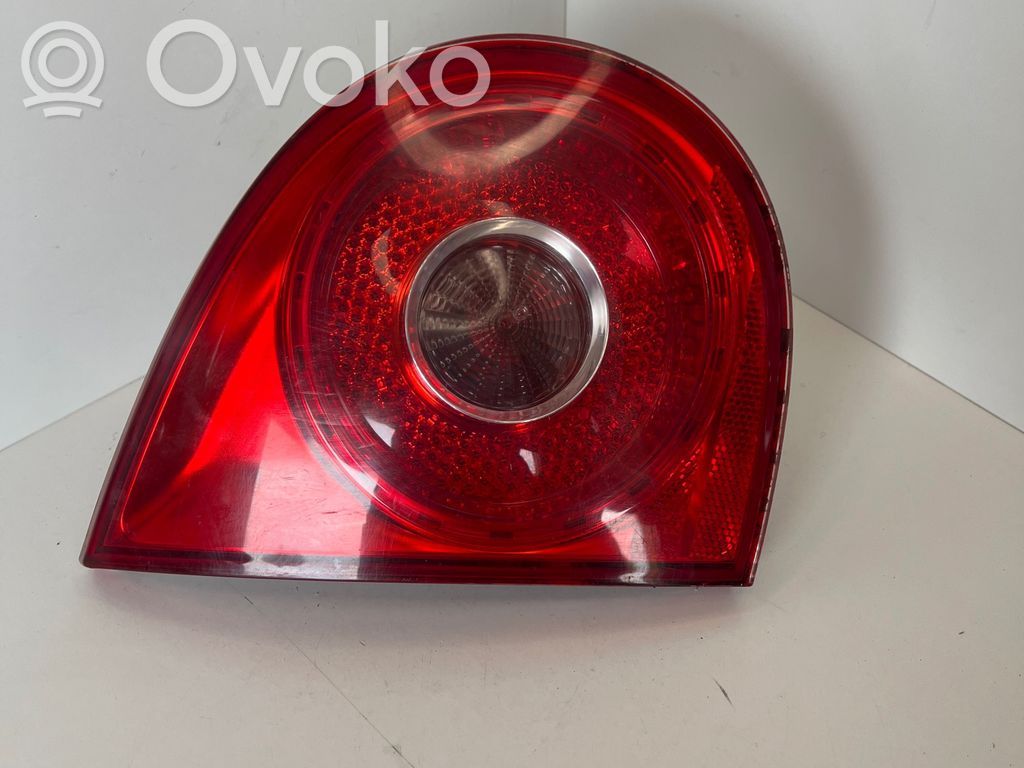 Volkswagen Golf V Lampy tylnej klapy bagażnika 