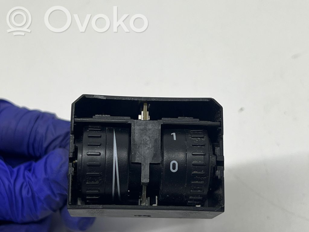 Headlight level height control switch   2K0941333A