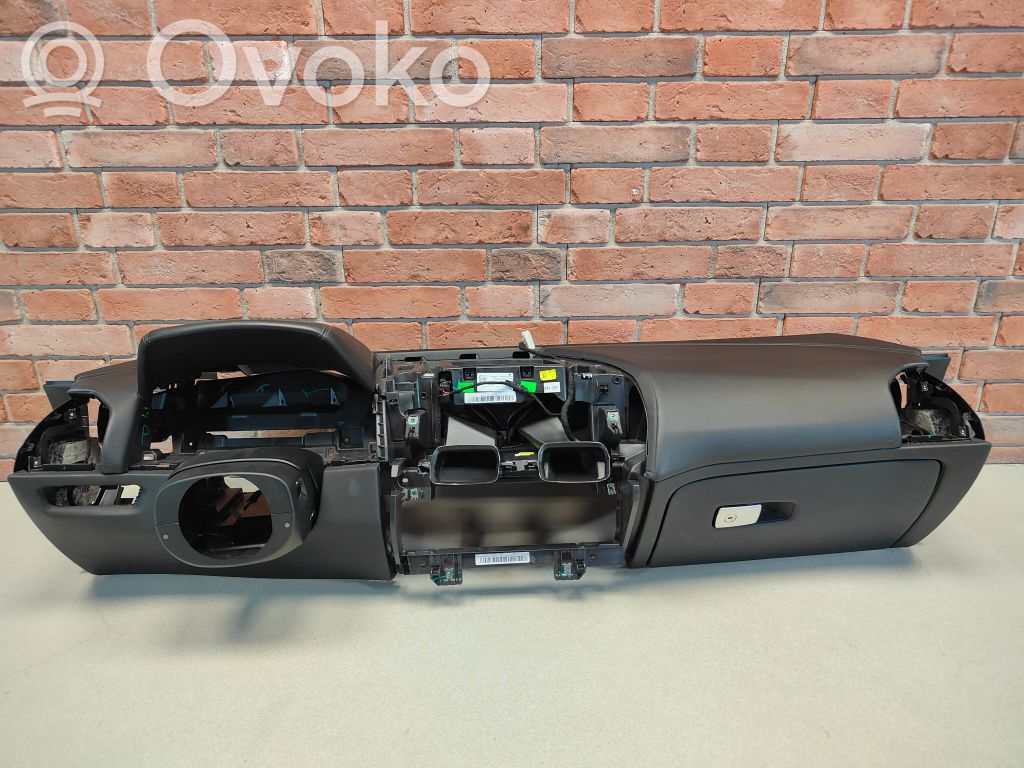 BMW 8 G15 Bord 