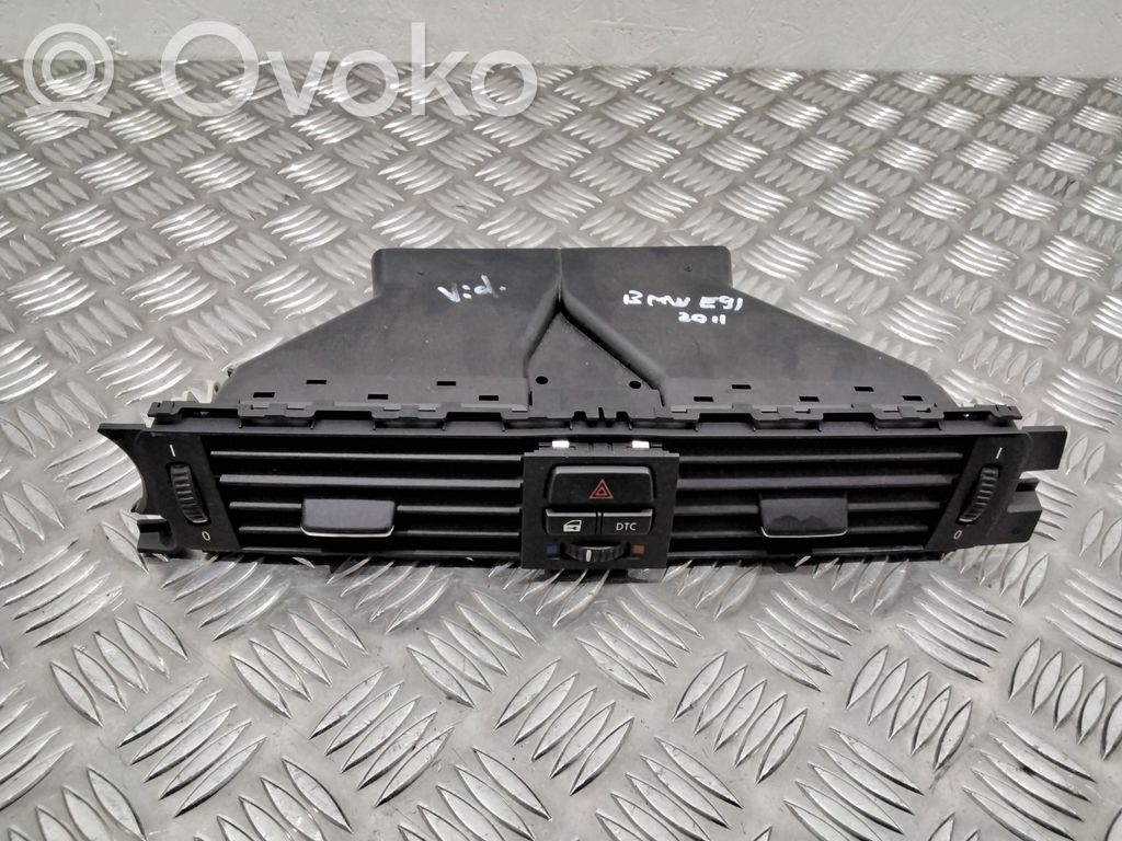 BMW 3 E90 E91 Centrālais gaisa ventilācijas režģis 