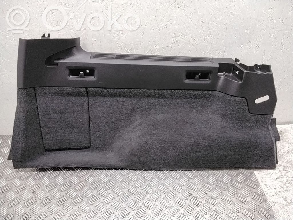 Volvo V70 Boczek / Tapicerka / bagażnika 