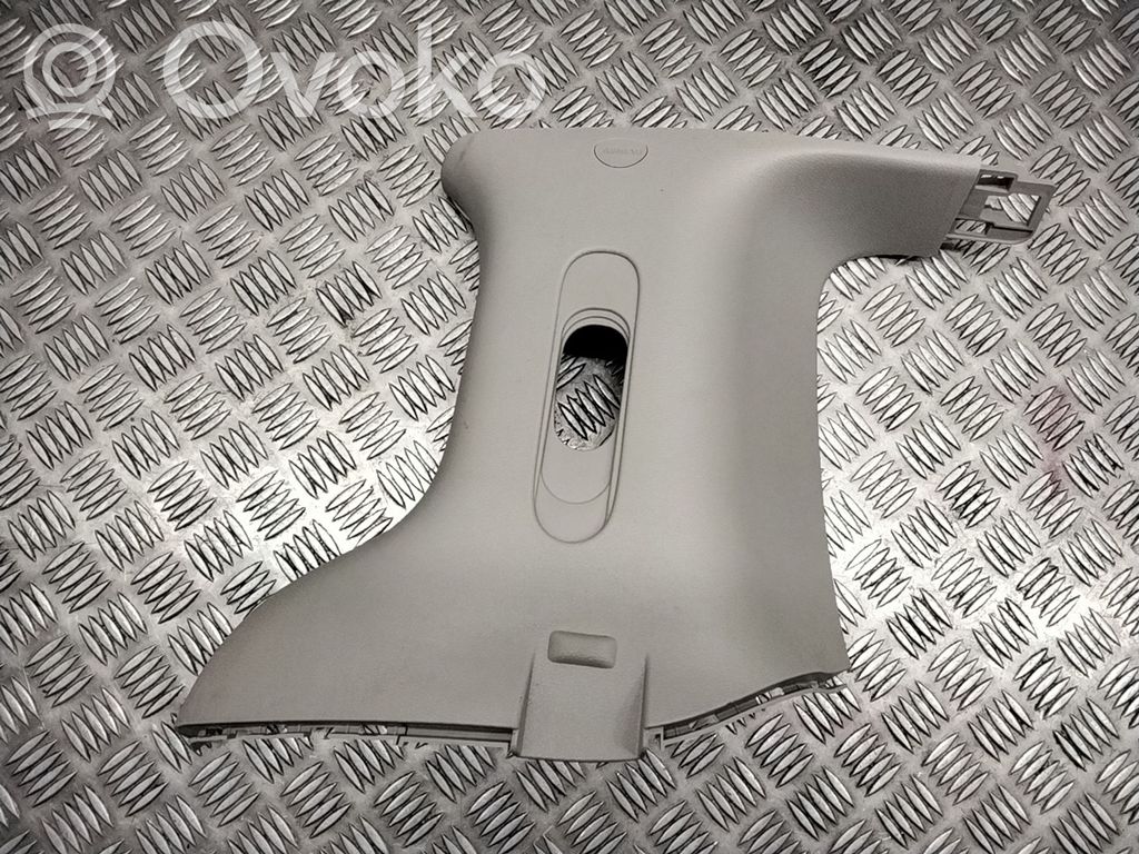 Chrysler Pacifica (C) pillar trim 