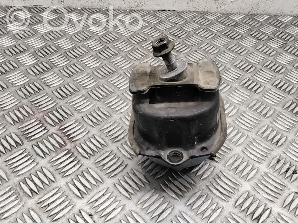BMW X5 E70 Engine mount bracket 