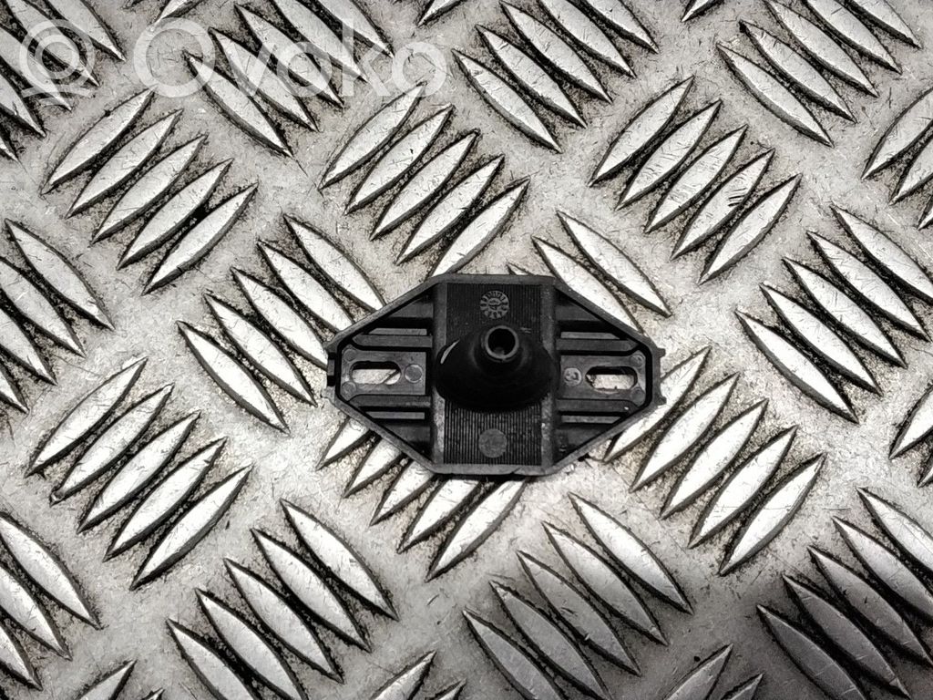 BMW 5 G30 G31 G38 Priekšējā luktura detaļa 