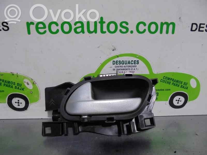 Peugeot 207 Rear door interior handle 