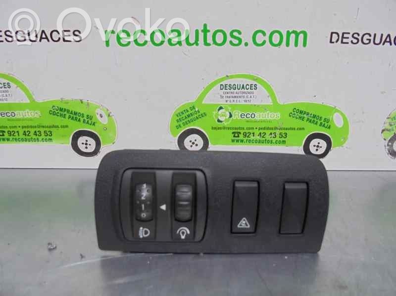 Interruptor de control del panel de luces   648450001R