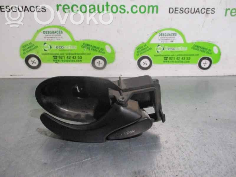 Manecilla interna puerta delantera   YC15V22600A