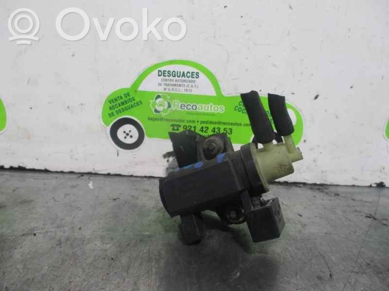 Opel Corsa D Antrinis oro siurblys 