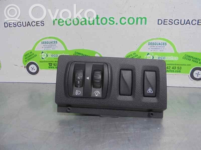 Interruptor de control del panel de luces   251630001R