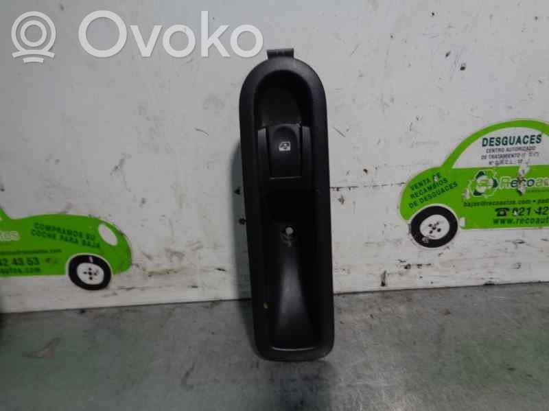 Renault Modus Electric window control switch 