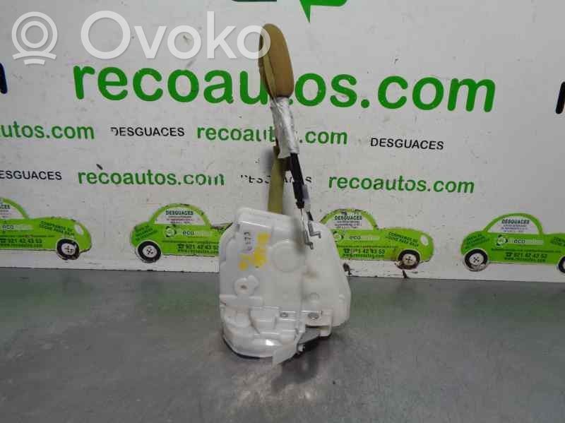 Mazda 3 II Rear door lock 