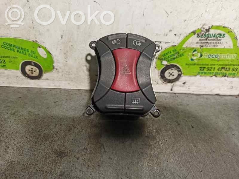 Fiat Doblo Przycisk świateł awaryjnych 