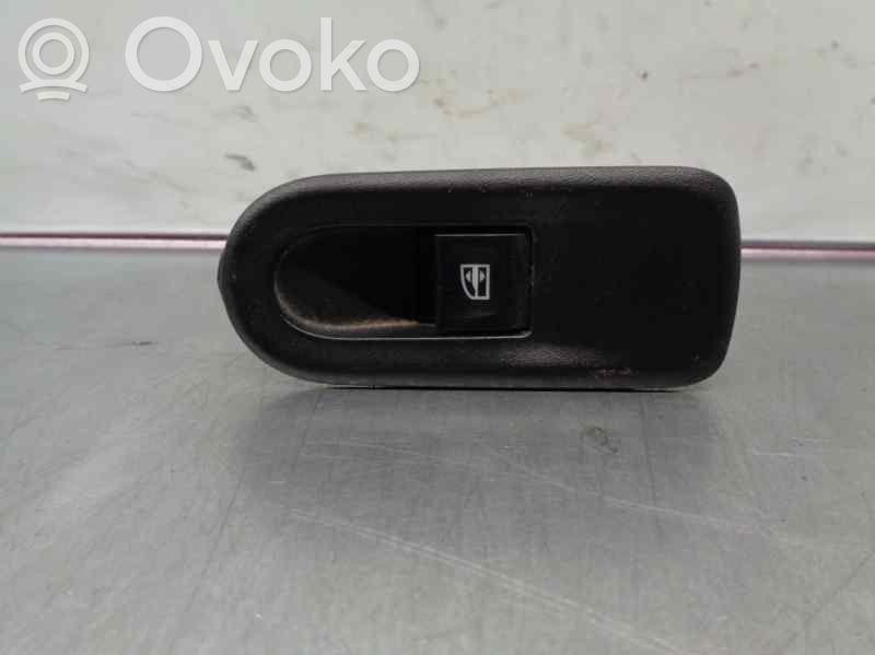 Dacia Duster Electric window control switch 