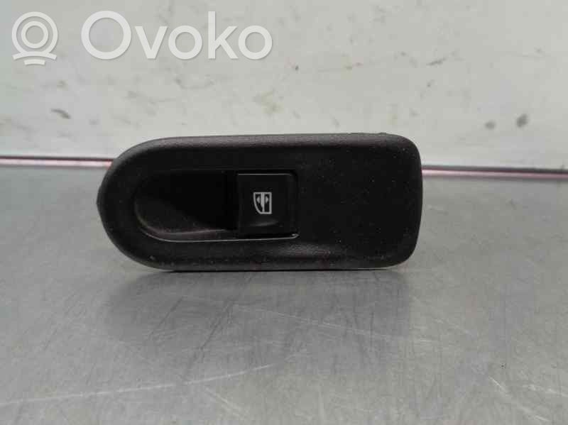 Dacia Duster Electric window control switch 