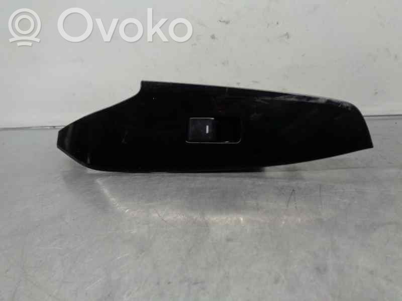 Mazda 3 III Electric window control switch 