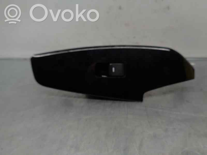 Mazda 3 III Electric window control switch 