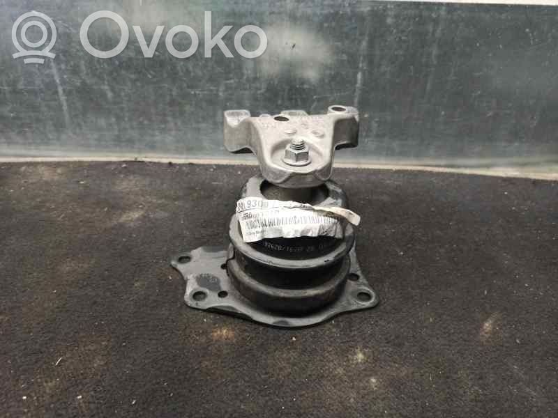 Seat Ibiza IV (6J,6P) Engine mount bracket 