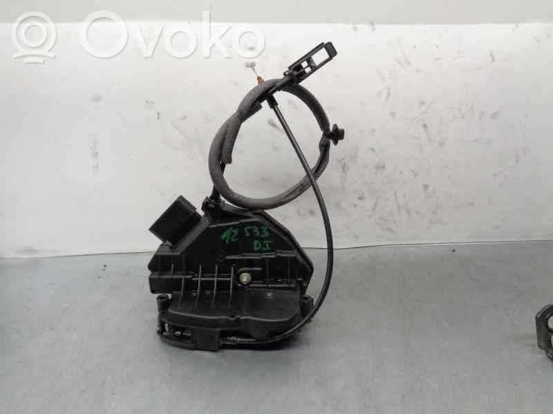Ford Focus Priekšpusē slēdzene 