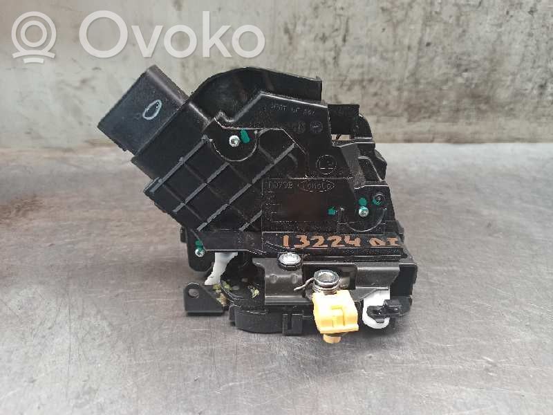 Ford Ka Priekšpusē slēdzene 