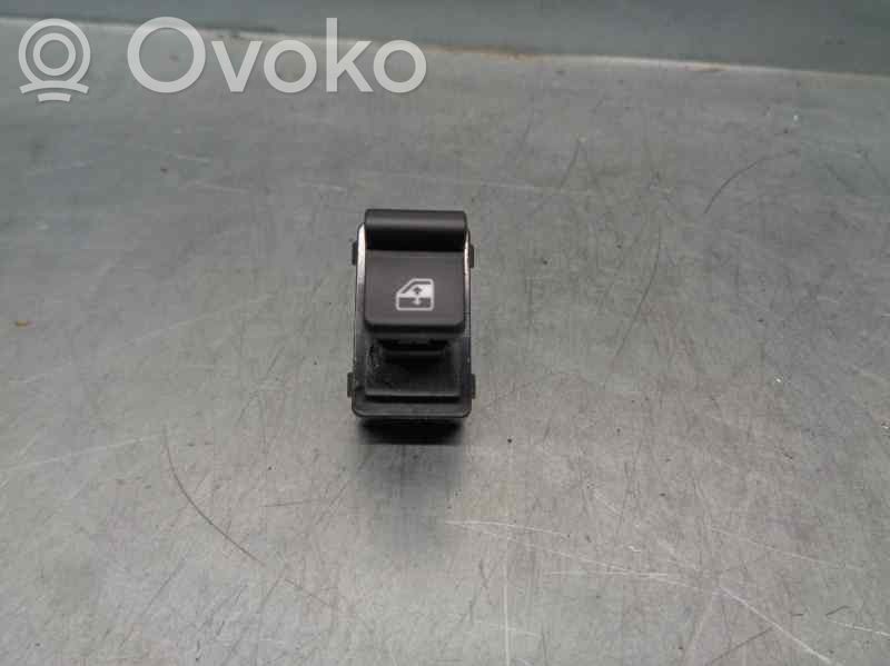 Fiat 500X Electric window control switch 